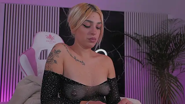 daisyblushh online show from 8, 11, 2025