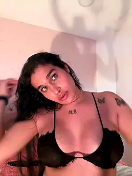 Bella  Wood online show from 9, 9, 2025