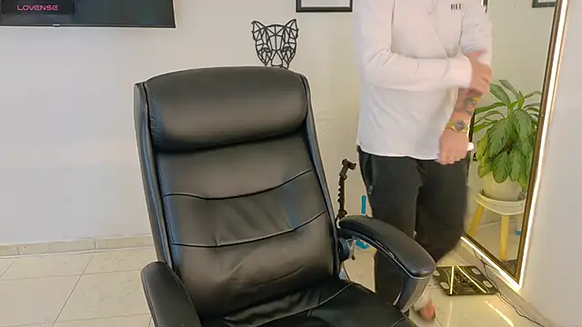 Elian savoy online show from 28, 11, 2025