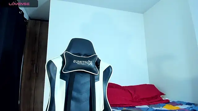 Snapshot of bryan_mugn chatting on 2, 10, 2025 bryan mugn online show from 2, 10, 2025