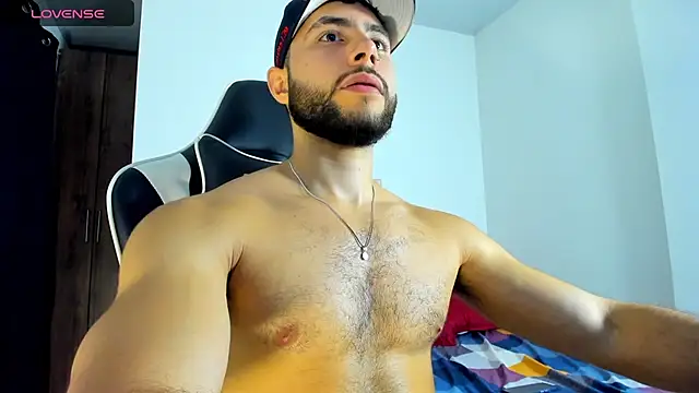 Snapshot of bryan_mugn chatting on 8, 10, 2025 bryan mugn online show from 8, 10, 2025