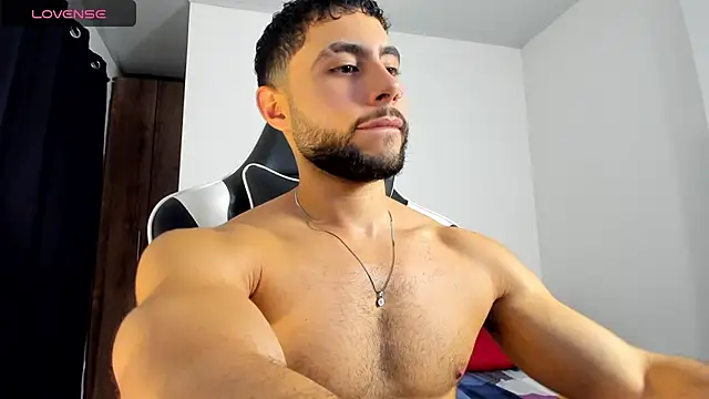 Snapshot of bryan_mugn chatting on 7, 11, 2025 bryan mugn online show from 7, 11, 2025