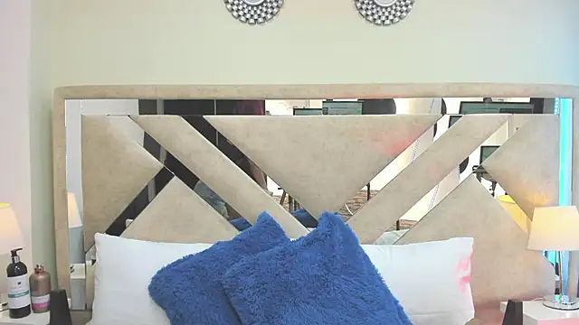 ximena vasquez8 online show from 7, 4, 2026