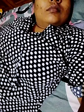 Snapshot of Cute_Amiya chatting on 8, 11, 2025 Cute Amiya online show from 8, 11, 2025