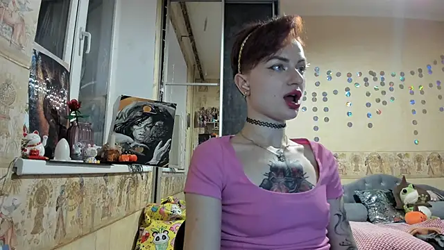 Snapshot of WatsonMi chatting on 16, 11, 2025 WatsonMi online show from 16, 11, 2025