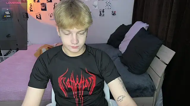 Snapshot of olivertasty chatting on 12, 9, 2025 olivertasty online show from 12, 9, 2025