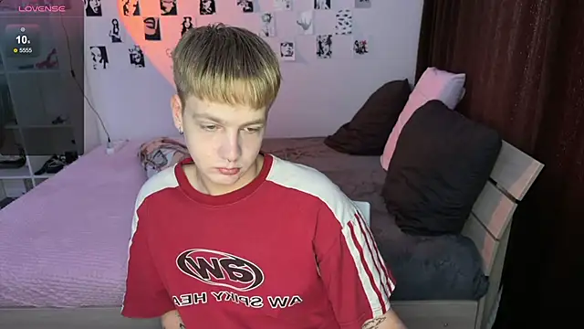 Snapshot of olivertasty chatting on 24, 9, 2025 olivertasty online show from 24, 9, 2025