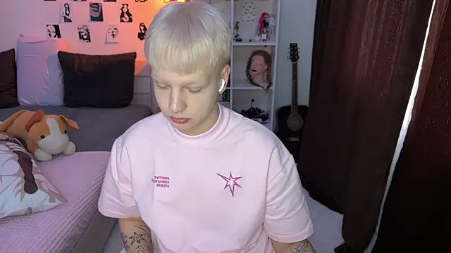 Snapshot of olivertasty chatting on 27, 9, 2025 olivertasty online show from 27, 9, 2025