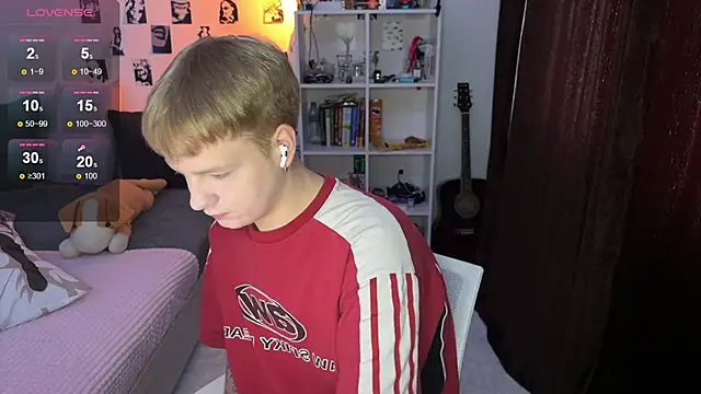 Snapshot of olivertasty chatting on 1, 10, 2025 olivertasty online show from 1, 10, 2025