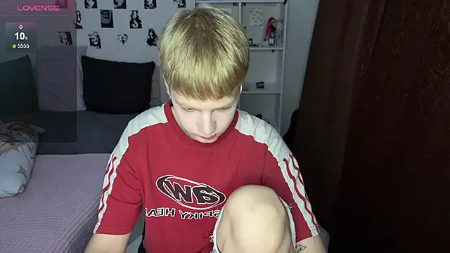 Snapshot of olivertasty chatting on 3, 10, 2025 olivertasty online show from 3, 10, 2025