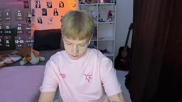 Snapshot of olivertasty chatting on 4, 10, 2025 olivertasty online show from 4, 10, 2025