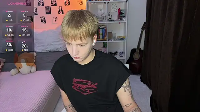 Snapshot of olivertasty chatting on 7, 10, 2025 olivertasty online show from 7, 10, 2025