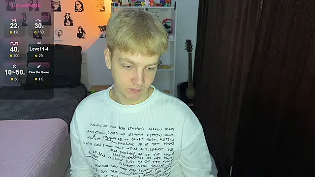 Snapshot of olivertasty chatting on 13, 10, 2025 olivertasty online show from 13, 10, 2025