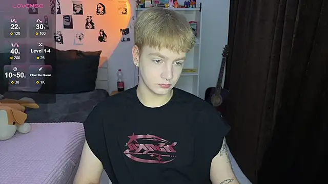 Snapshot of olivertasty chatting on 16, 10, 2025 olivertasty online show from 16, 10, 2025