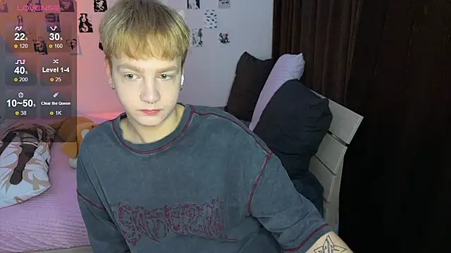 Snapshot of olivertasty chatting on 17, 10, 2025 olivertasty online show from 17, 10, 2025