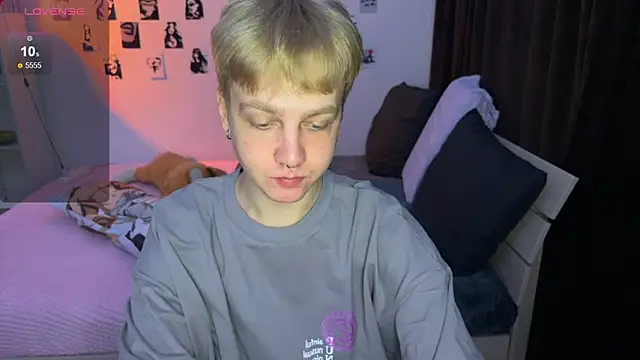 Snapshot of olivertasty chatting on 19, 10, 2025 olivertasty online show from 19, 10, 2025