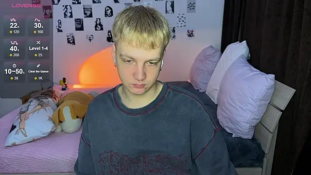 Snapshot of olivertasty chatting on 24, 10, 2025 olivertasty online show from 24, 10, 2025