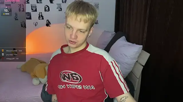 Snapshot of olivertasty chatting on 28, 10, 2025 olivertasty online show from 28, 10, 2025