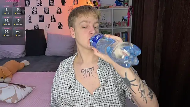 Snapshot of olivertasty chatting on 14, 11, 2025 olivertasty online show from 14, 11, 2025