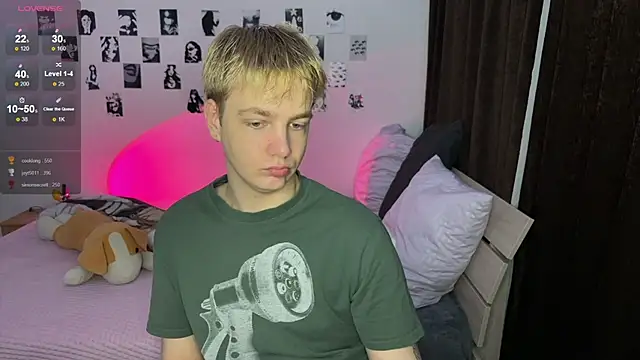 Snapshot of olivertasty chatting on 2, 12, 2025 olivertasty online show from 2, 12, 2025