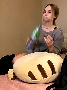 Snapshot of softlyblessed chatting on 9, 10, 2025 softlyblessed online show from 9, 10, 2025