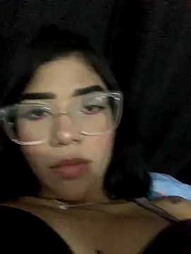 Snapshot of ElaRose_12 chatting on 22, 10, 2025 ElaRose 12 online show from 22, 10, 2025