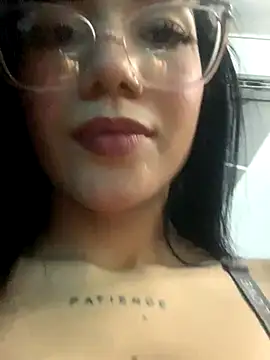 Snapshot of ElaRose_12 chatting on 4, 11, 2025 ElaRose 12 online show from 4, 11, 2025