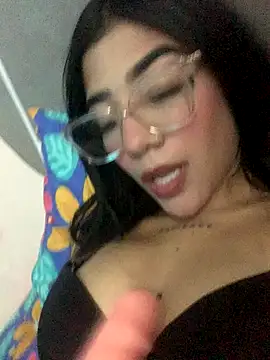 Snapshot of ElaRose_12 chatting on 5, 11, 2025 ElaRose 12 online show from 5, 11, 2025