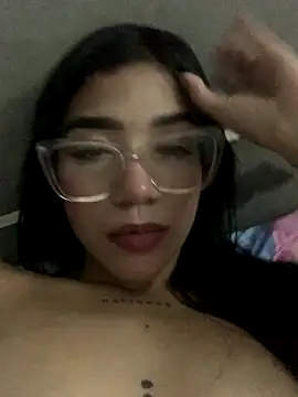 Snapshot of ElaRose_12 chatting on 21, 11, 2025 ElaRose 12 online show from 21, 11, 2025