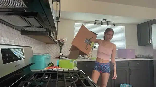 Snapshot of kykybaby4444 chatting on 2, 12, 2025 kykybaby4444 online show from 2, 12, 2025