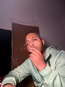 Snapshot of Minidemonkush chatting on 21, 12, 2025 Minidemonkush online show from 21, 12, 2025