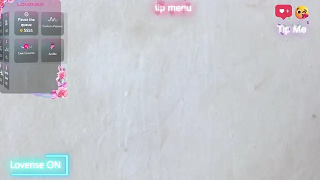 Snapshot of naomi_powel chatting on 11, 11, 2025 naomi powel online show from 11, 11, 2025