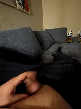 Snapshot of Kuramax4 chatting on 5, 12, 2025 Kuramax4 online show from 5, 12, 2025