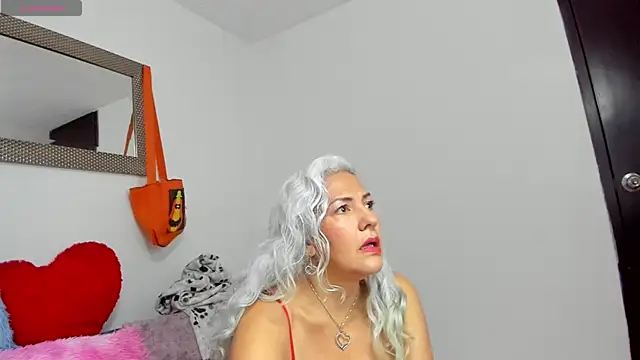 Snapshot of marilyn70 chatting on 28, 10, 2025 marilyn70 online show from 28, 10, 2025