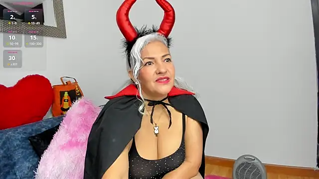 Snapshot of marilyn70 chatting on 1, 11, 2025 marilyn70 online show from 1, 11, 2025