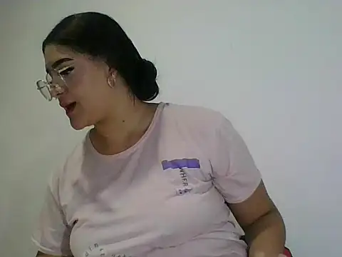 Marianacg 21 online show from 7, 11, 2025