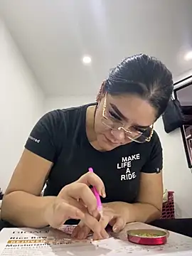 Marianacg 21 online show from 2, 4, 2026
