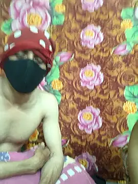 Snapshot of Seducing_couple chatting on 4, 11, 2025 Seducing couple online show from 4, 11, 2025