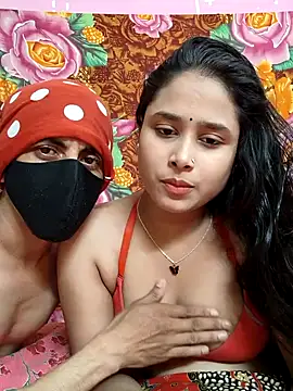 Seducing couple online show from 18, 12, 2025