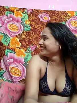 Seducing couple online show from 13, 3, 2026