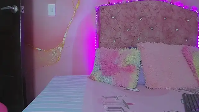 violet taylor  online show from 4, 10, 2025