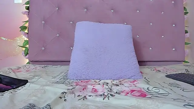 violet taylor  online show from 18, 5, 2026