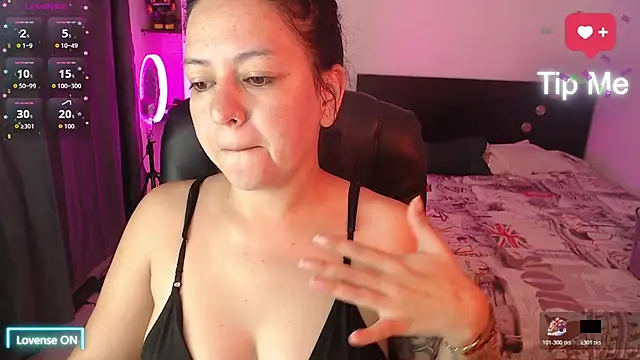 Abbyjoness21 online show from 7, 11, 2025