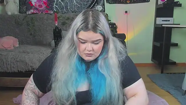 Snapshot of _CandyM1lky_ chatting on 28, 10, 2025 CandyM1lky online show from 28, 10, 2025