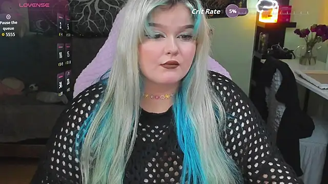 Snapshot of _CandyM1lky_ chatting on 6, 11, 2025 CandyM1lky online show from 6, 11, 2025