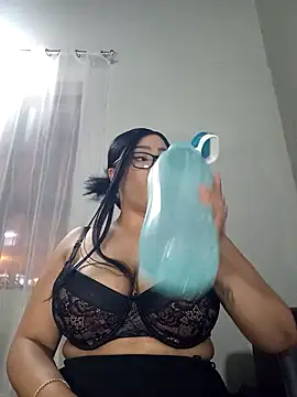 MadamPinky online show from 17, 11, 2025