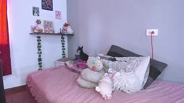 Snapshot of Emmantho chatting on 1, 10, 2025 Emmantho online show from 1, 10, 2025