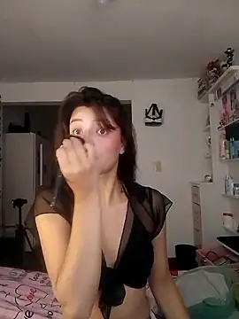 Snapshot of Emmantho chatting on 11, 10, 2025 Emmantho online show from 11, 10, 2025