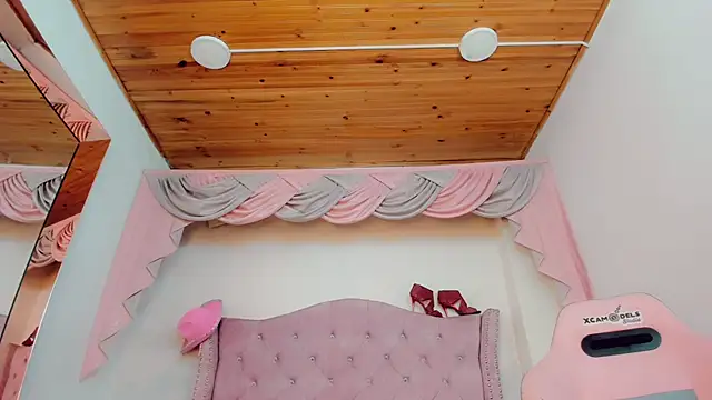 Snapshot of _Abby_white_ chatting on 13, 12, 2025 Abby white online show from 13, 12, 2025