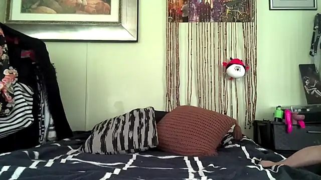 Snapshot of Keikomiller chatting on 16, 10, 2025 Keikomiller online show from 16, 10, 2025